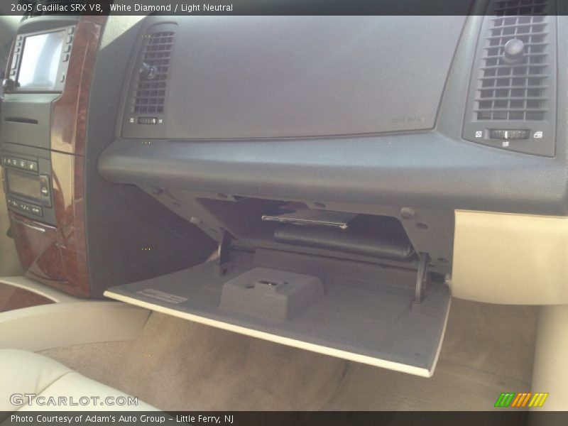 White Diamond / Light Neutral 2005 Cadillac SRX V8