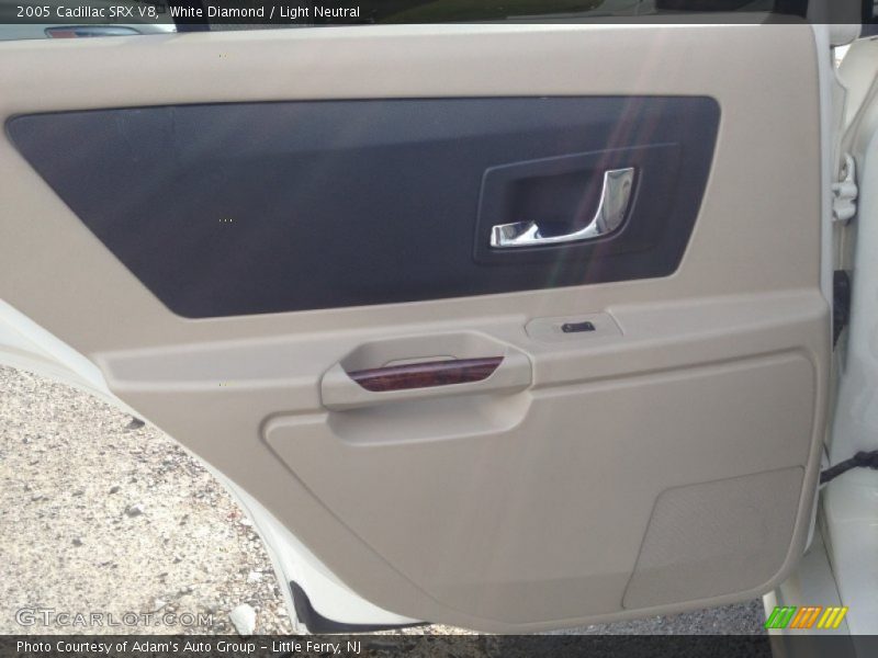 White Diamond / Light Neutral 2005 Cadillac SRX V8