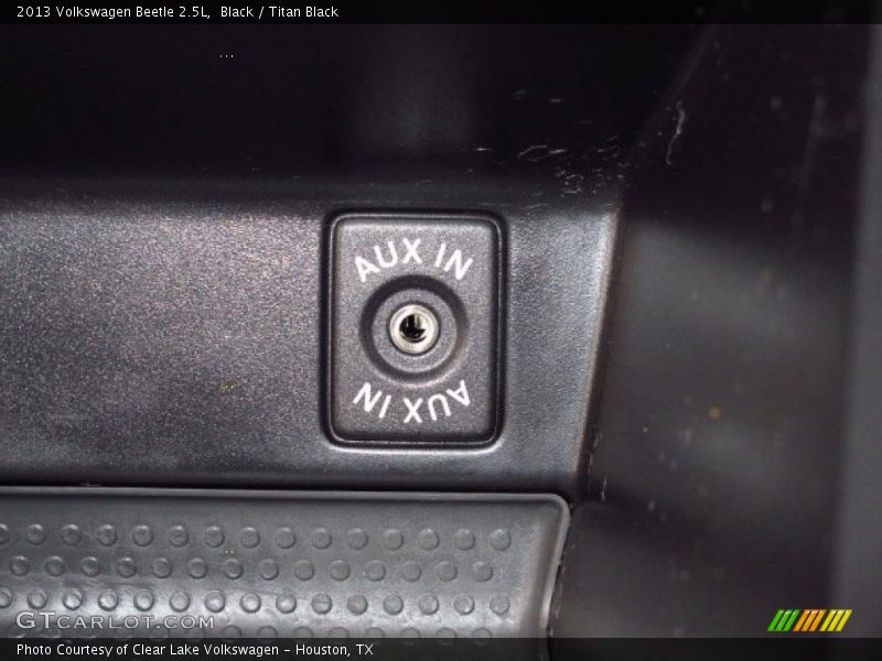 Black / Titan Black 2013 Volkswagen Beetle 2.5L