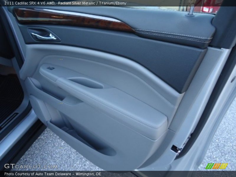 Radiant Silver Metallic / Titanium/Ebony 2011 Cadillac SRX 4 V6 AWD