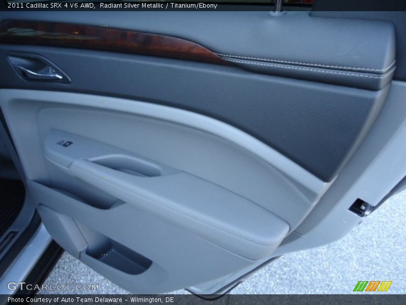 Radiant Silver Metallic / Titanium/Ebony 2011 Cadillac SRX 4 V6 AWD
