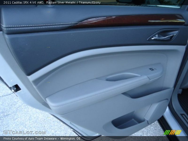 Radiant Silver Metallic / Titanium/Ebony 2011 Cadillac SRX 4 V6 AWD