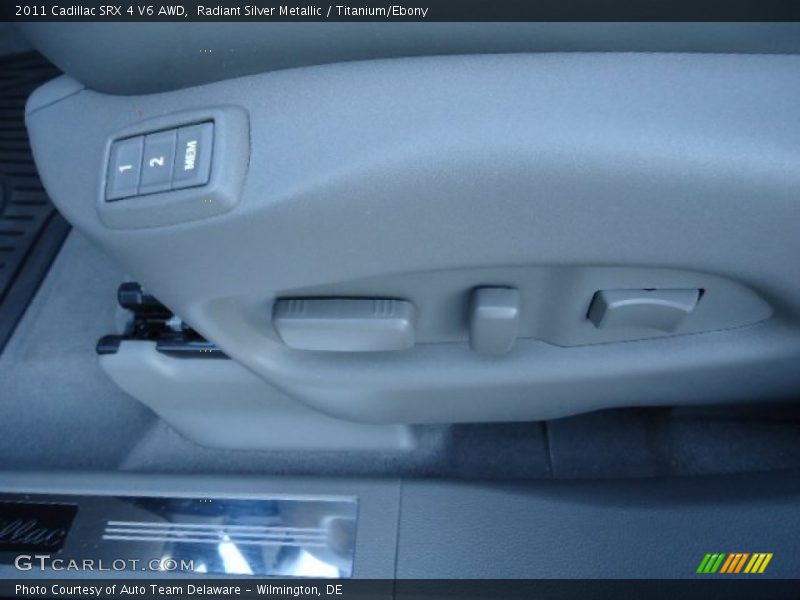 Radiant Silver Metallic / Titanium/Ebony 2011 Cadillac SRX 4 V6 AWD