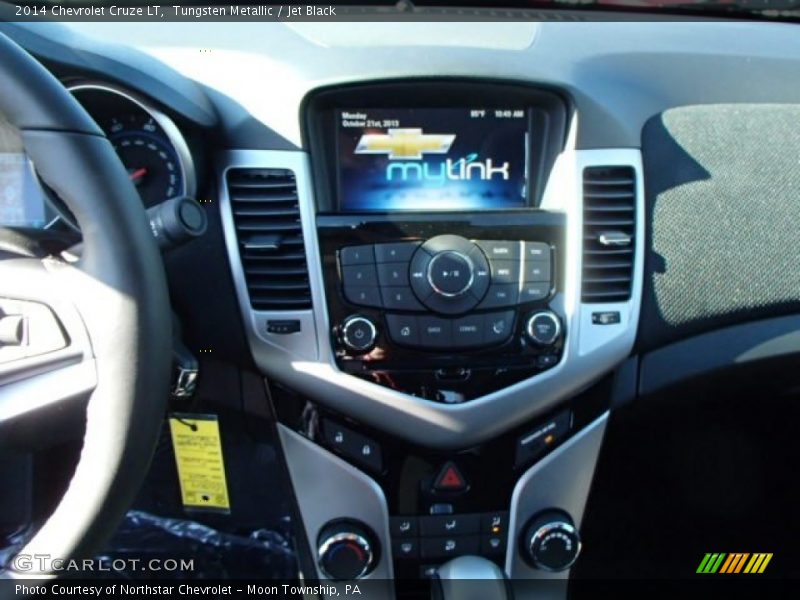 Tungsten Metallic / Jet Black 2014 Chevrolet Cruze LT