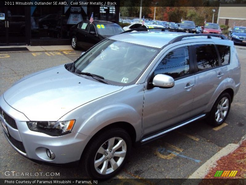Cool Silver Metallic / Black 2011 Mitsubishi Outlander SE AWD