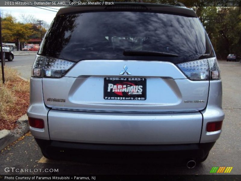 Cool Silver Metallic / Black 2011 Mitsubishi Outlander SE AWD