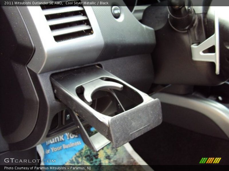 Cool Silver Metallic / Black 2011 Mitsubishi Outlander SE AWD
