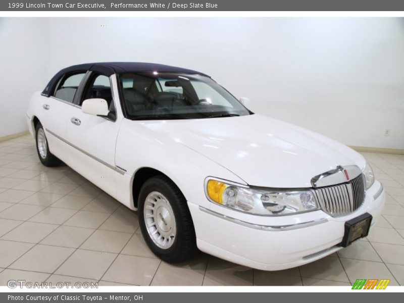 Performance White / Deep Slate Blue 1999 Lincoln Town Car Executive