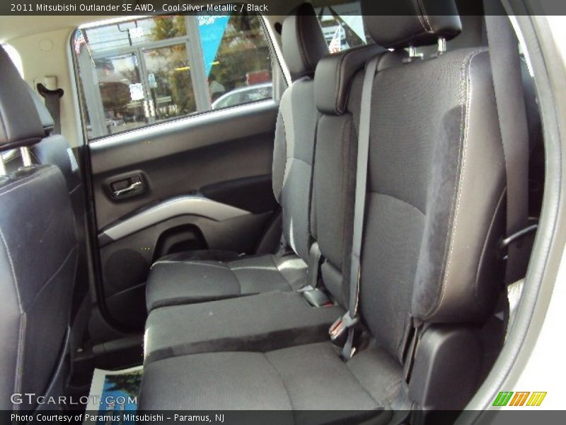 Cool Silver Metallic / Black 2011 Mitsubishi Outlander SE AWD