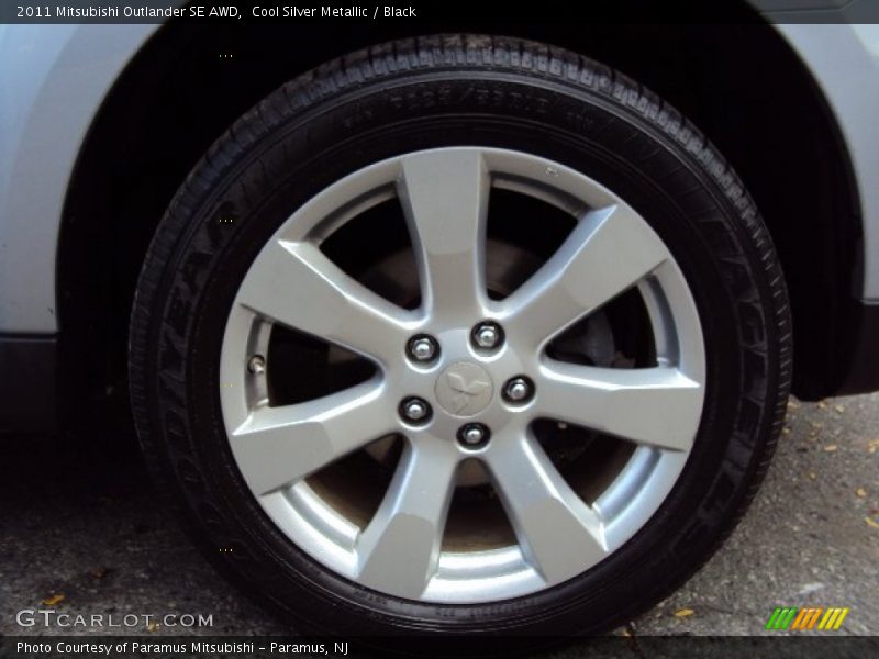 Cool Silver Metallic / Black 2011 Mitsubishi Outlander SE AWD