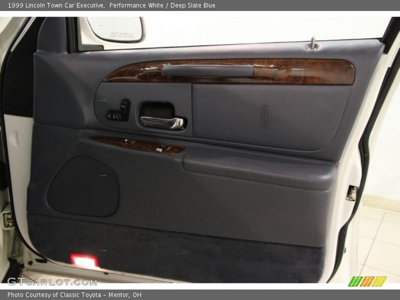 Door Panel of 1999 Town Car Executive