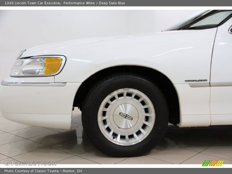  1999 Town Car Executive Wheel