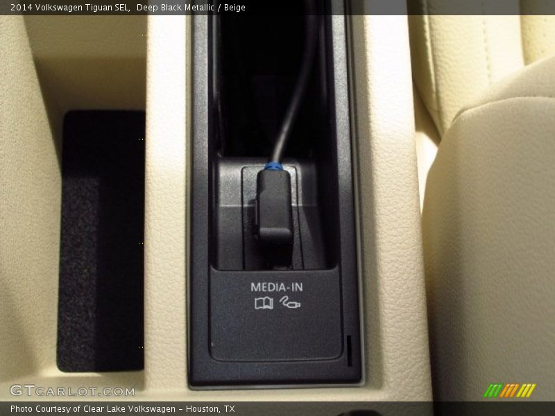 Deep Black Metallic / Beige 2014 Volkswagen Tiguan SEL