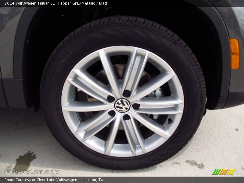 Pepper Gray Metallic / Black 2014 Volkswagen Tiguan SE