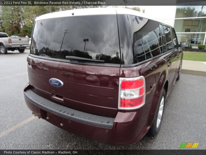 Bordeaux Reserve Red Metallic / Charcoal Black 2011 Ford Flex SE