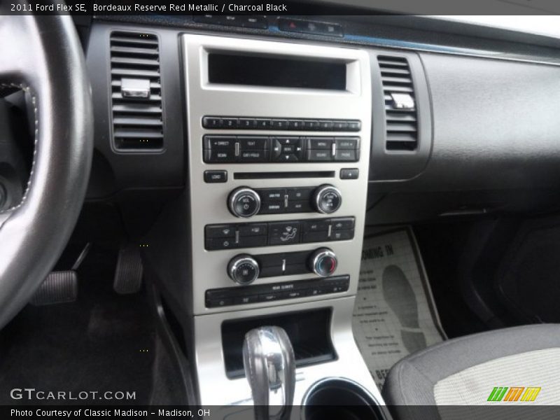 Bordeaux Reserve Red Metallic / Charcoal Black 2011 Ford Flex SE