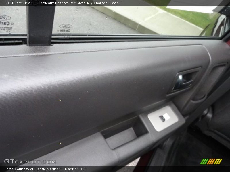 Bordeaux Reserve Red Metallic / Charcoal Black 2011 Ford Flex SE