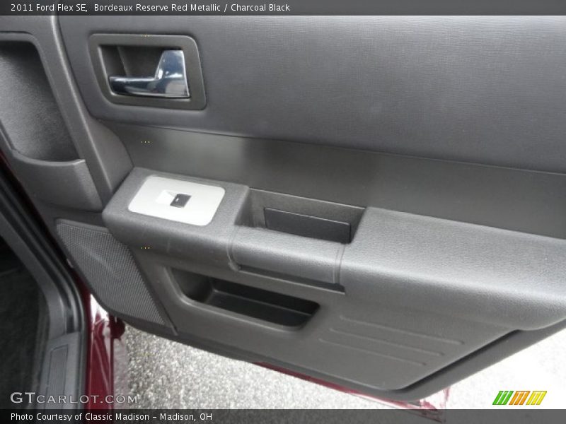 Bordeaux Reserve Red Metallic / Charcoal Black 2011 Ford Flex SE