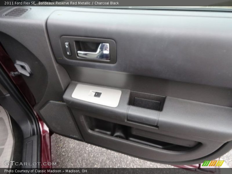 Bordeaux Reserve Red Metallic / Charcoal Black 2011 Ford Flex SE