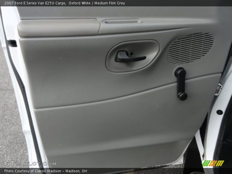 Oxford White / Medium Flint Grey 2007 Ford E Series Van E250 Cargo