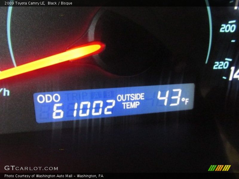 Black / Bisque 2009 Toyota Camry LE