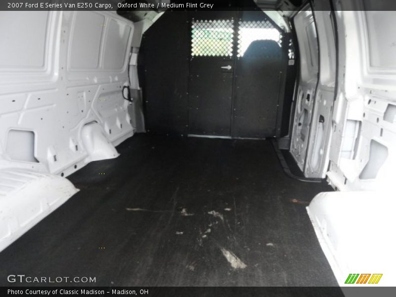 Oxford White / Medium Flint Grey 2007 Ford E Series Van E250 Cargo