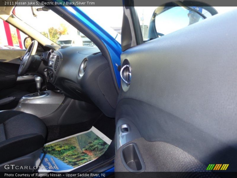 Electric Blue / Black/Silver Trim 2011 Nissan Juke S