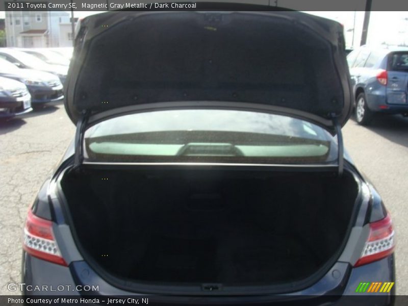 Magnetic Gray Metallic / Dark Charcoal 2011 Toyota Camry SE