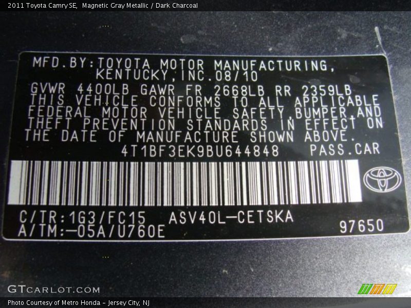 Magnetic Gray Metallic / Dark Charcoal 2011 Toyota Camry SE