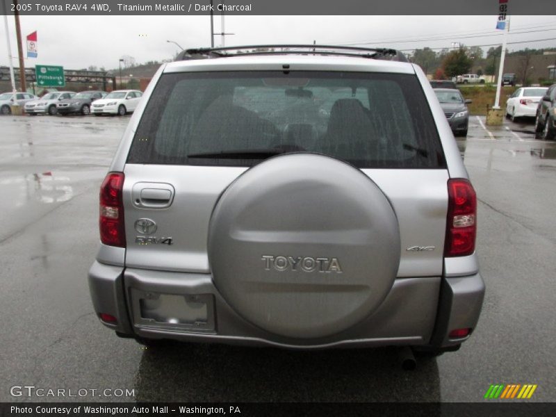 Titanium Metallic / Dark Charcoal 2005 Toyota RAV4 4WD