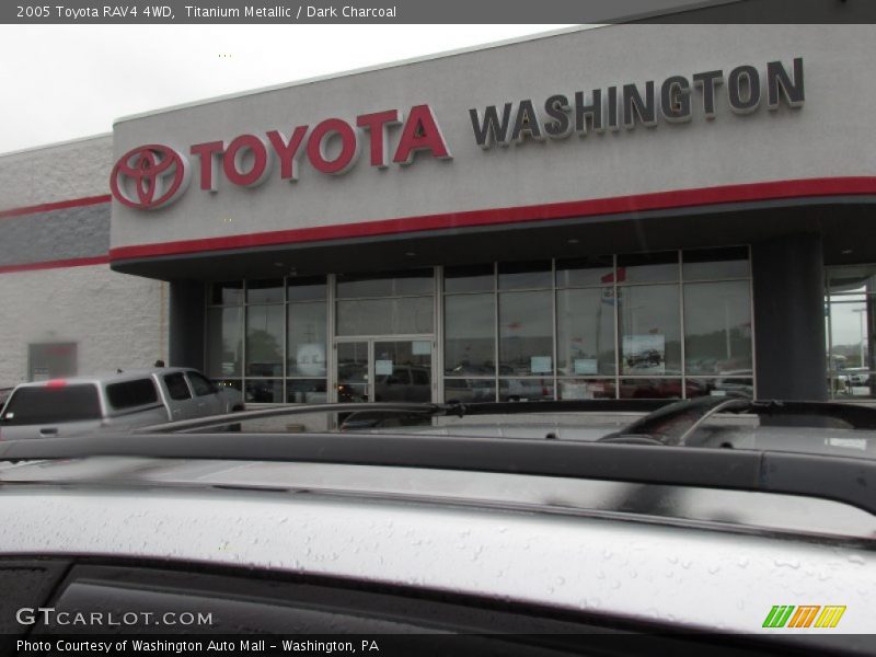 Titanium Metallic / Dark Charcoal 2005 Toyota RAV4 4WD