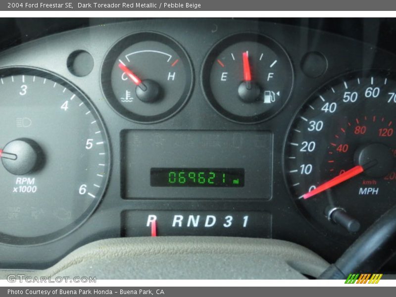 Dark Toreador Red Metallic / Pebble Beige 2004 Ford Freestar SE