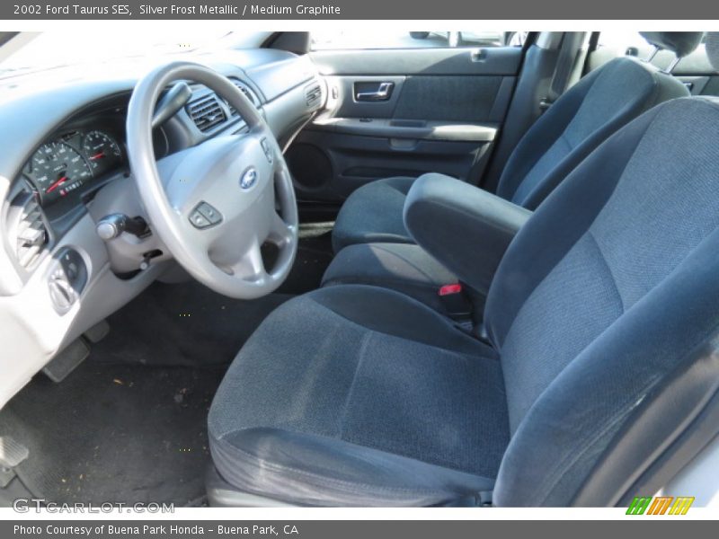 Silver Frost Metallic / Medium Graphite 2002 Ford Taurus SES