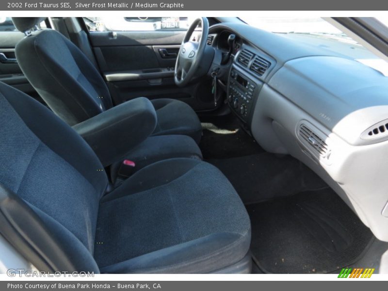 Silver Frost Metallic / Medium Graphite 2002 Ford Taurus SES