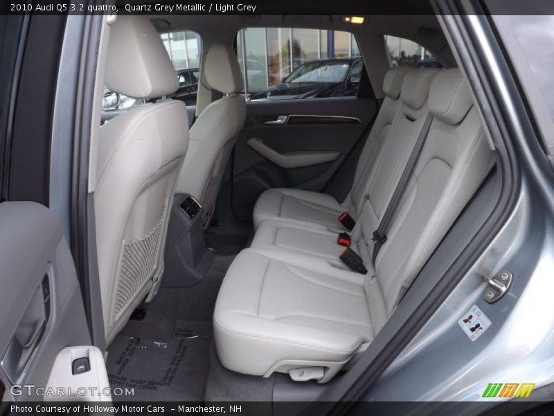 Rear Seat of 2010 Q5 3.2 quattro