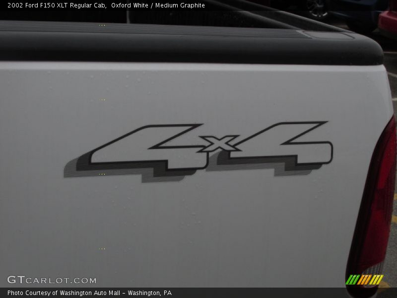 Oxford White / Medium Graphite 2002 Ford F150 XLT Regular Cab