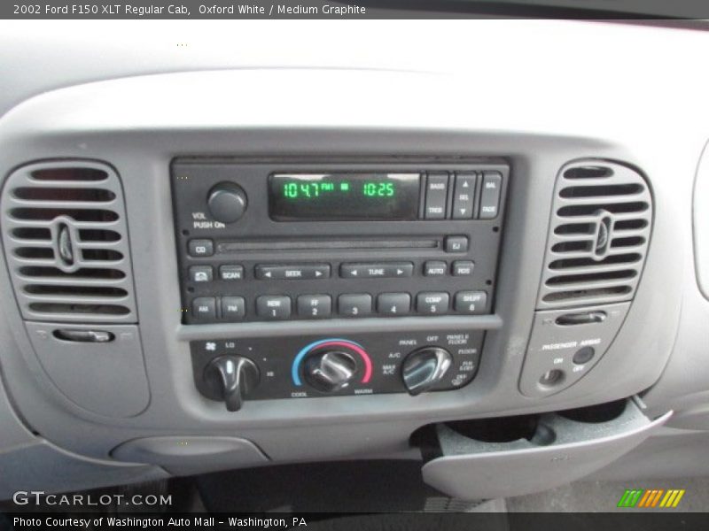 Oxford White / Medium Graphite 2002 Ford F150 XLT Regular Cab