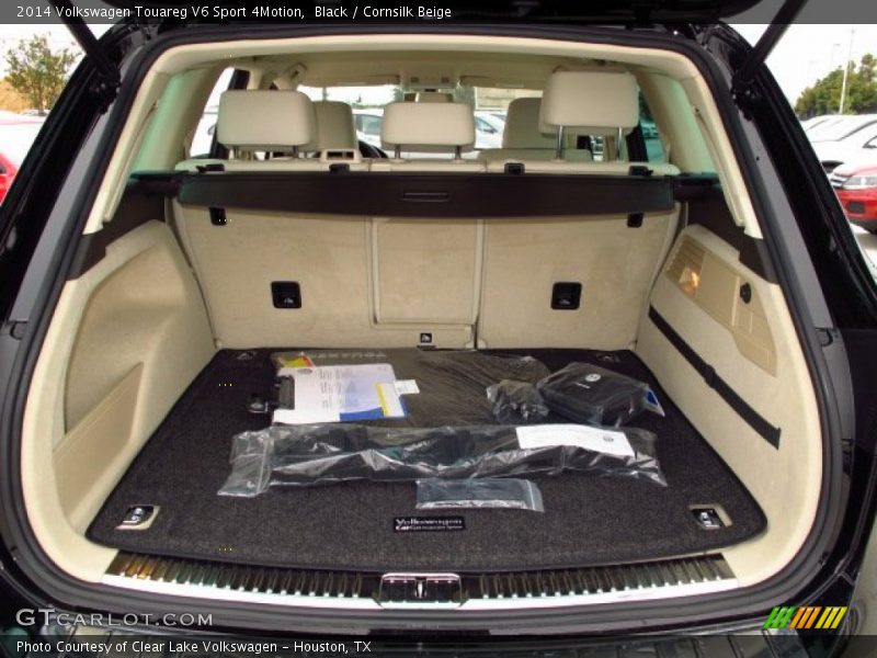 2014 Touareg V6 Sport 4Motion Trunk