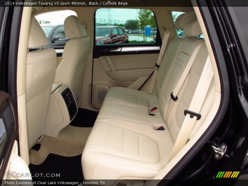 Rear Seat of 2014 Touareg V6 Sport 4Motion