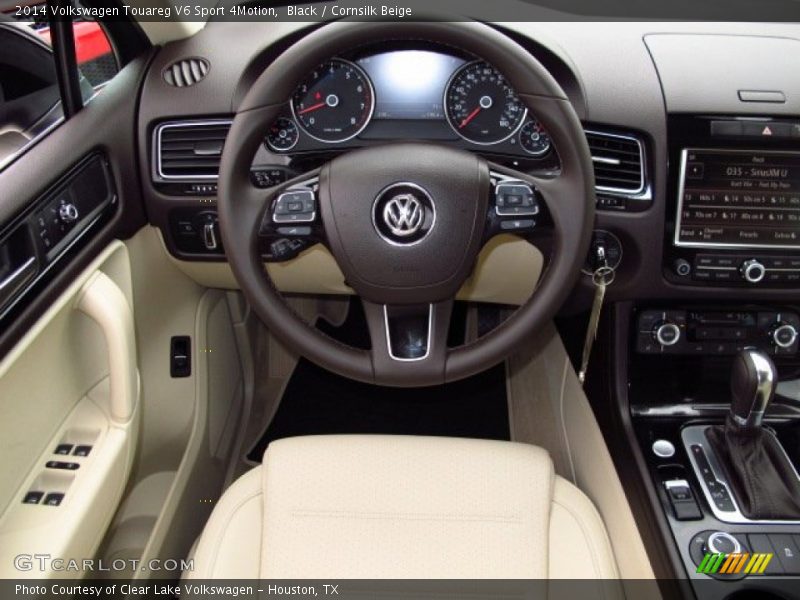 Dashboard of 2014 Touareg V6 Sport 4Motion