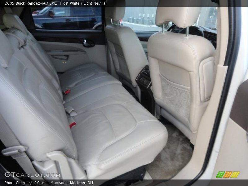 Frost White / Light Neutral 2005 Buick Rendezvous CXL