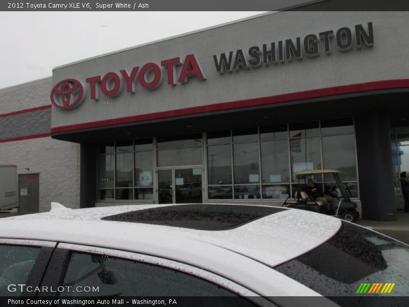 Super White / Ash 2012 Toyota Camry XLE V6