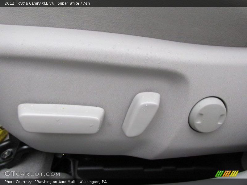 Super White / Ash 2012 Toyota Camry XLE V6