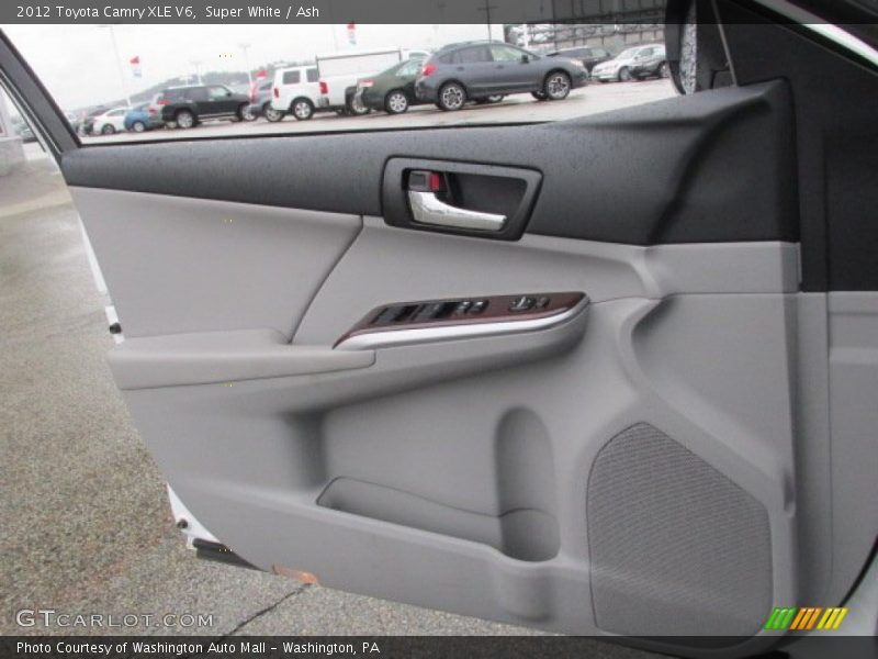 Super White / Ash 2012 Toyota Camry XLE V6