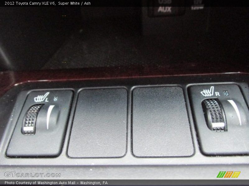 Super White / Ash 2012 Toyota Camry XLE V6