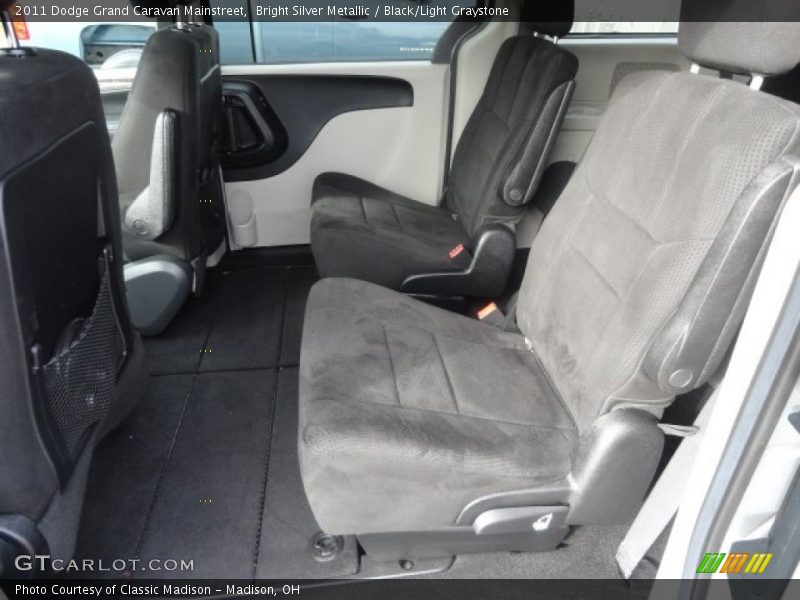 Bright Silver Metallic / Black/Light Graystone 2011 Dodge Grand Caravan Mainstreet