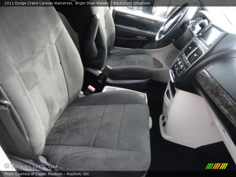 Bright Silver Metallic / Black/Light Graystone 2011 Dodge Grand Caravan Mainstreet