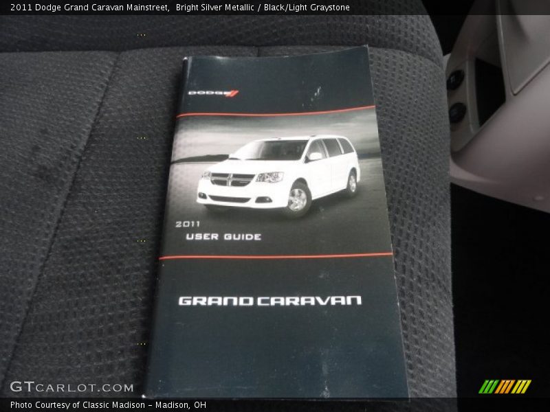 Bright Silver Metallic / Black/Light Graystone 2011 Dodge Grand Caravan Mainstreet