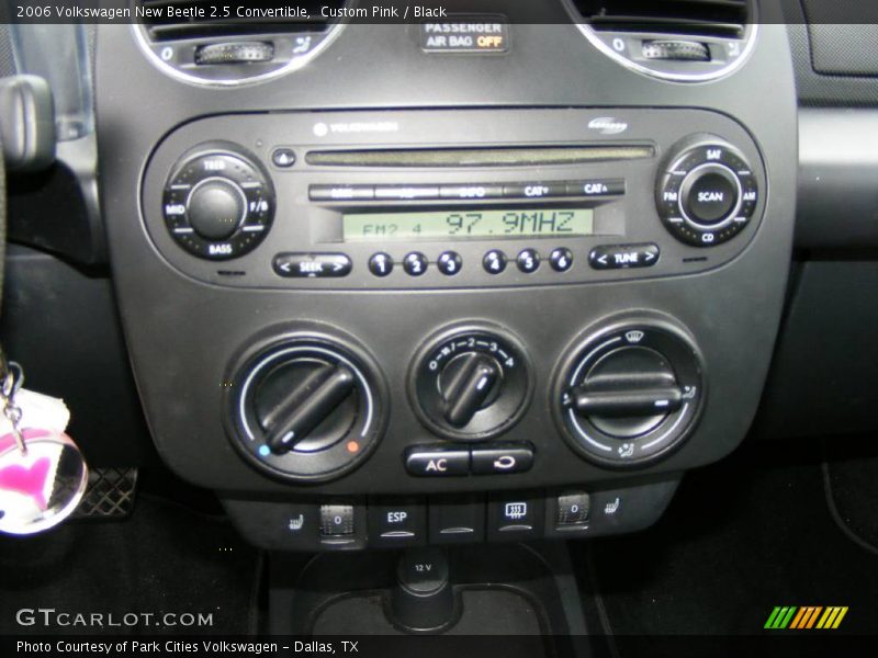 Custom Pink / Black 2006 Volkswagen New Beetle 2.5 Convertible