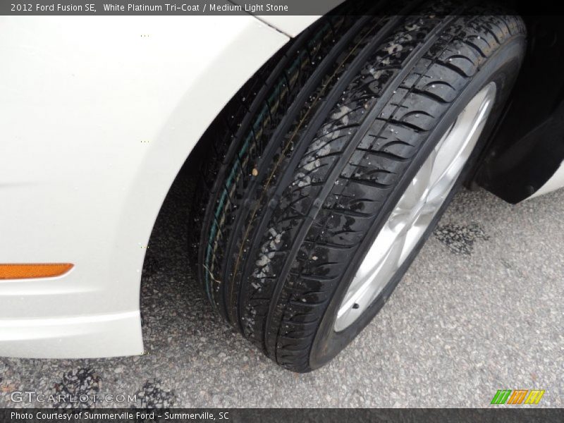 White Platinum Tri-Coat / Medium Light Stone 2012 Ford Fusion SE